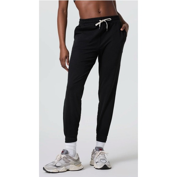 Vuori Pants - Women's Vuori Performance Joggers Black Heather Large Estimated Mid Rise